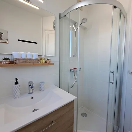 Le 84bis, Maison, Proche Gare, Parking, Netflix Appartement