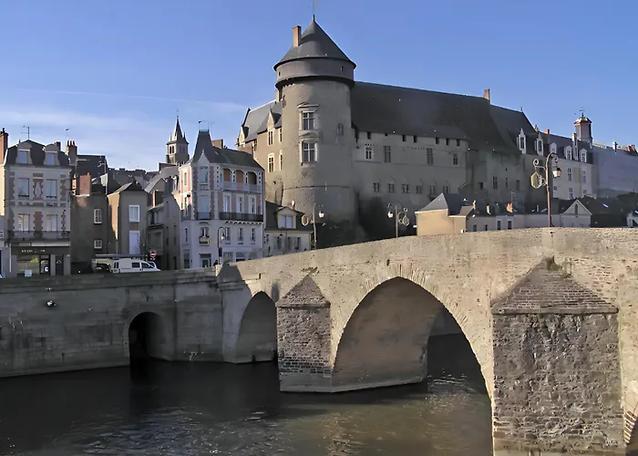 Le 84bis, Maison, Proche Gare, Parking, Netflix 拉瓦勒